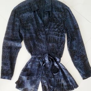Chelsea and Walker silk shadow burnout dark blue/black wrap blouse Size 2